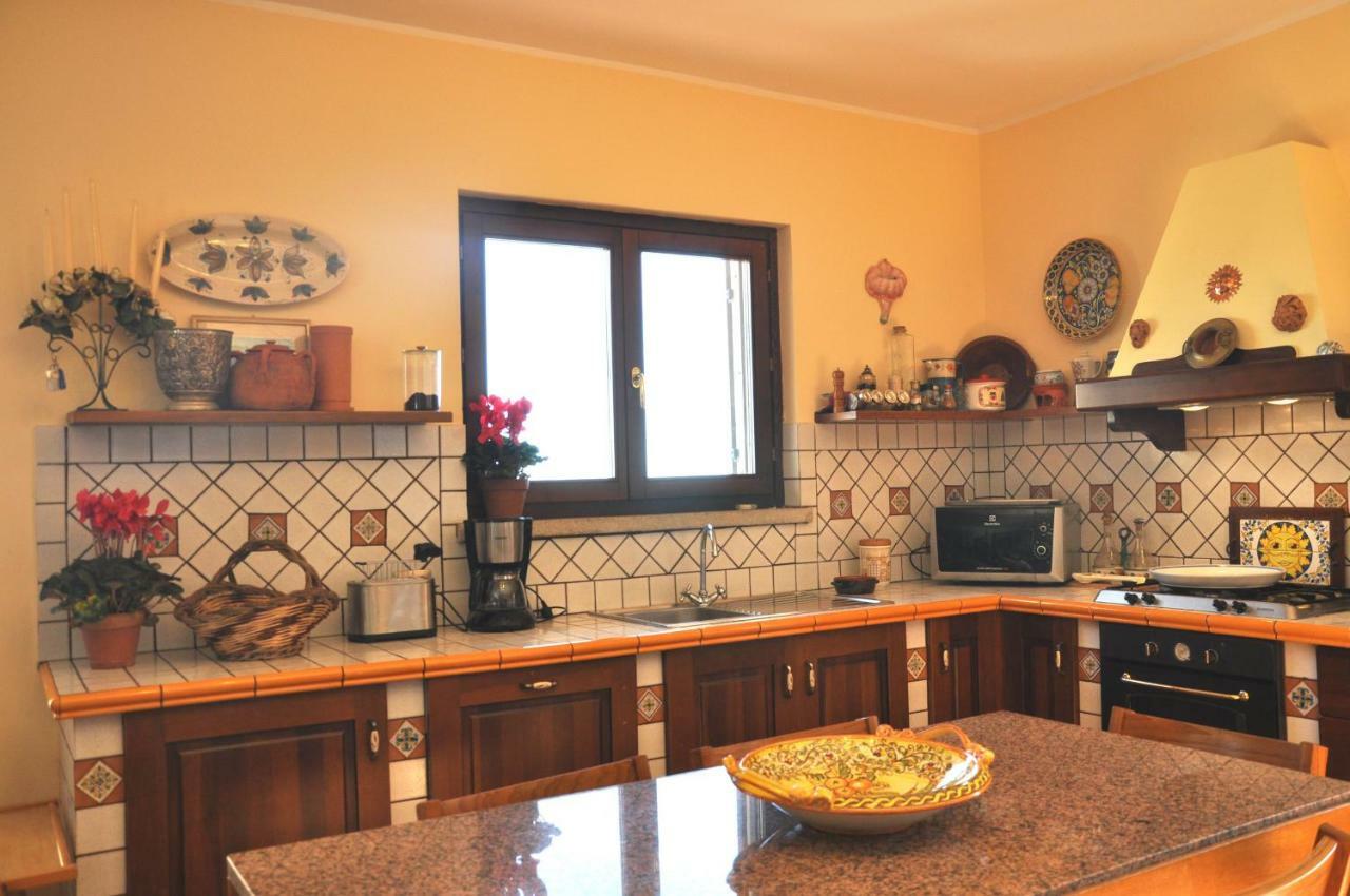Villa Gemma Di Mare Santa Teresa Di Riva Exterior photo