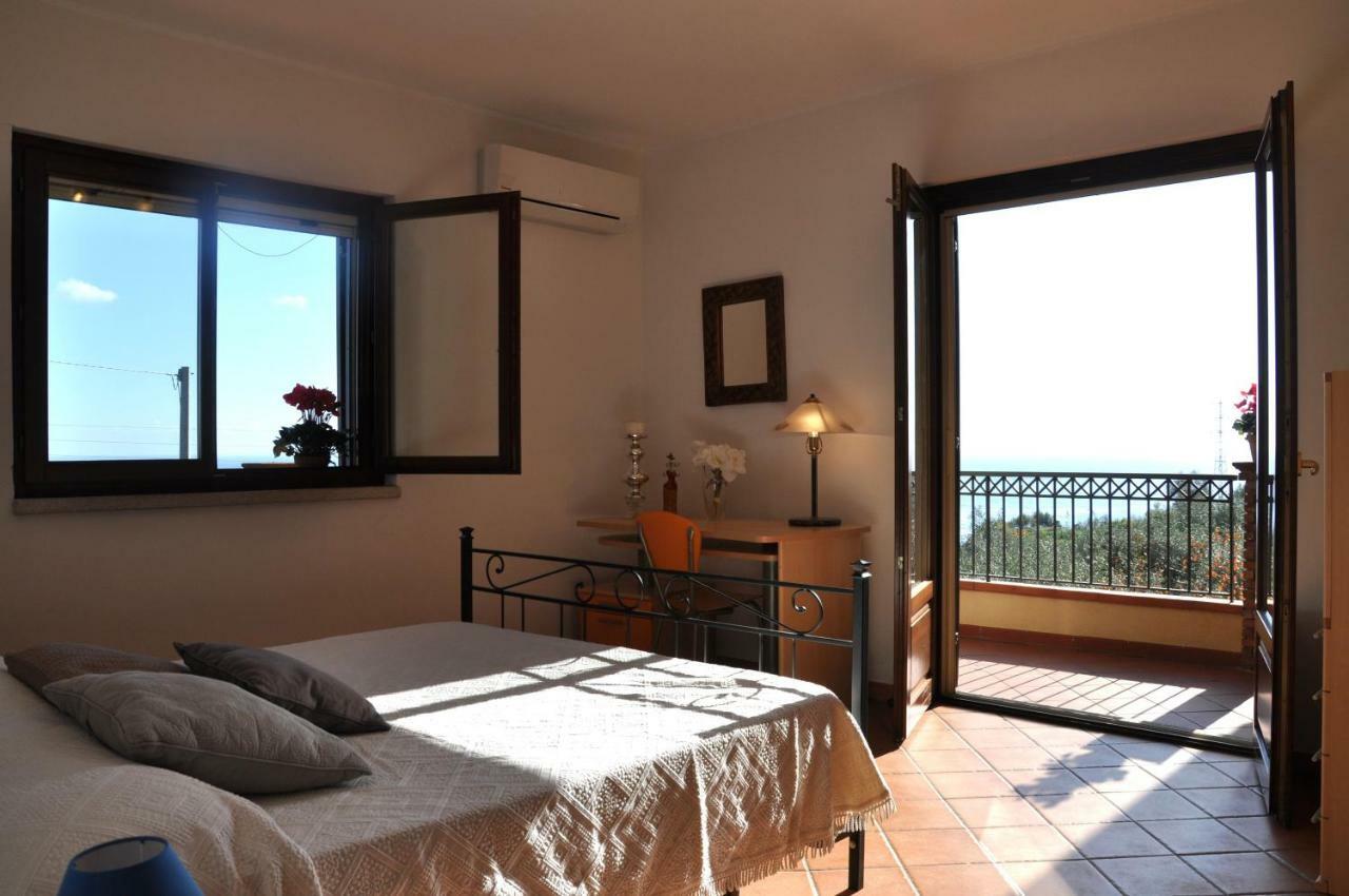 Villa Gemma Di Mare Santa Teresa Di Riva Exterior photo